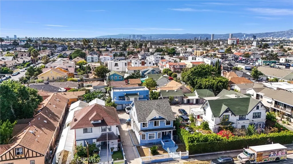 1661 Arlington Avenue, Los Angeles, California 90019 home-pic-18